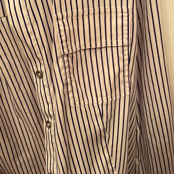Womens Calvin Klein striped blouse. - Picture 2 of 4